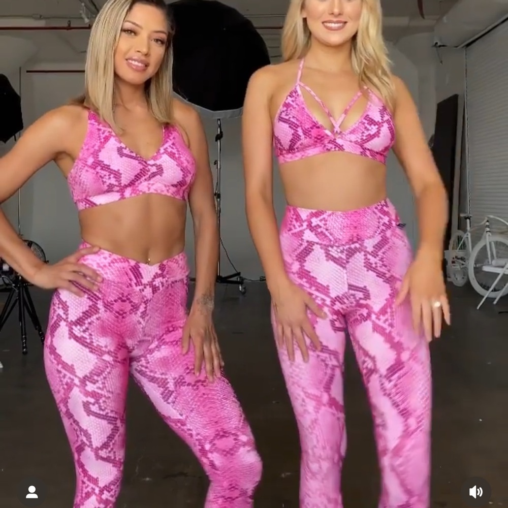 Lici Fit Pink Snake Print Leggings and Top Set - Picture 2 of 4
